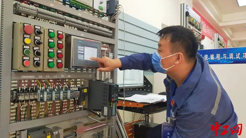 包頭市“工匠杯”電工（企業(yè)智能工廠(chǎng)方向）職業(yè)技能比賽圓滿(mǎn)落幕 網(wǎng)絡(luò)技術(shù)賦能產(chǎn)業(yè)升級(jí)